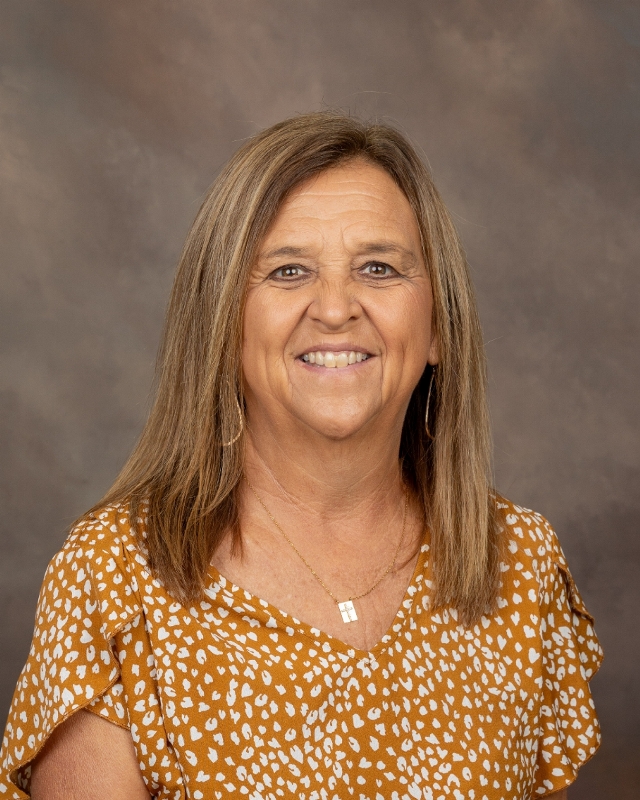 Headshot for Gatewood Schools employee, Mrs. Lyn Brown