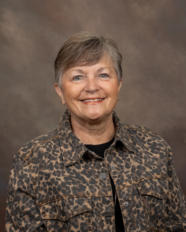 Headshot for Gatewood Schools employee, Mrs. Lisa McElhannon