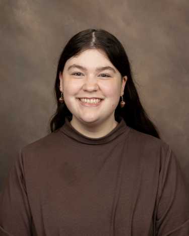 Headshot of Gatewood employee, Ms. Emme Clause