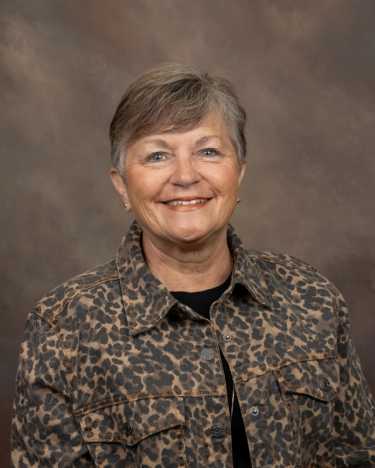 Headshot of Gatewood employee, Mrs. Lisa McElhannon