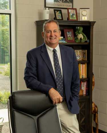 Headshot of Gatewood Schools Headmaster, Mr. Jon Fadely
